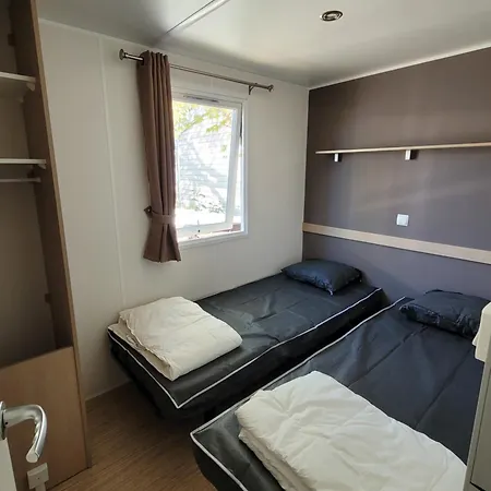 Campsite Mobil Home Vias A 900 M De La Plage *