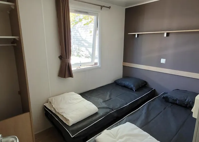 Camping Mobil Home Vias A 900 M De La Plage *